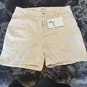 Ava & Viv Women's Light Tan Shorts